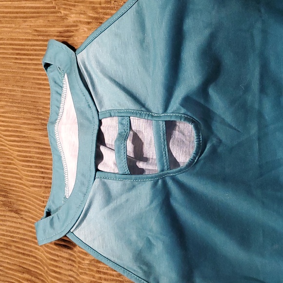 * Workout Tank - Picture 2 of 4